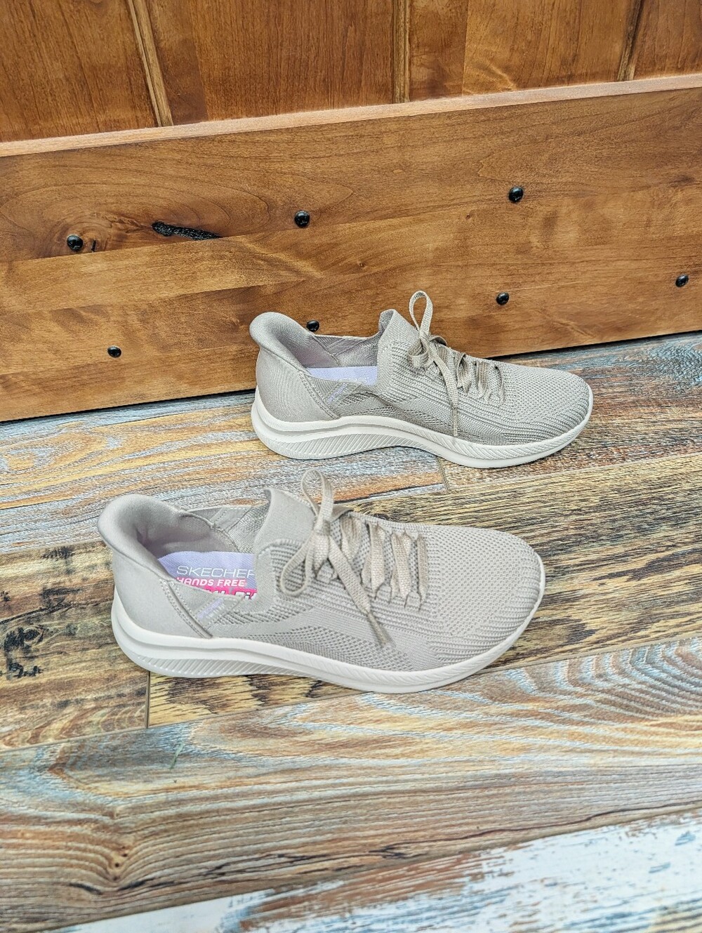 Skechers Hands Free Swift Fit sneakers Sz 6